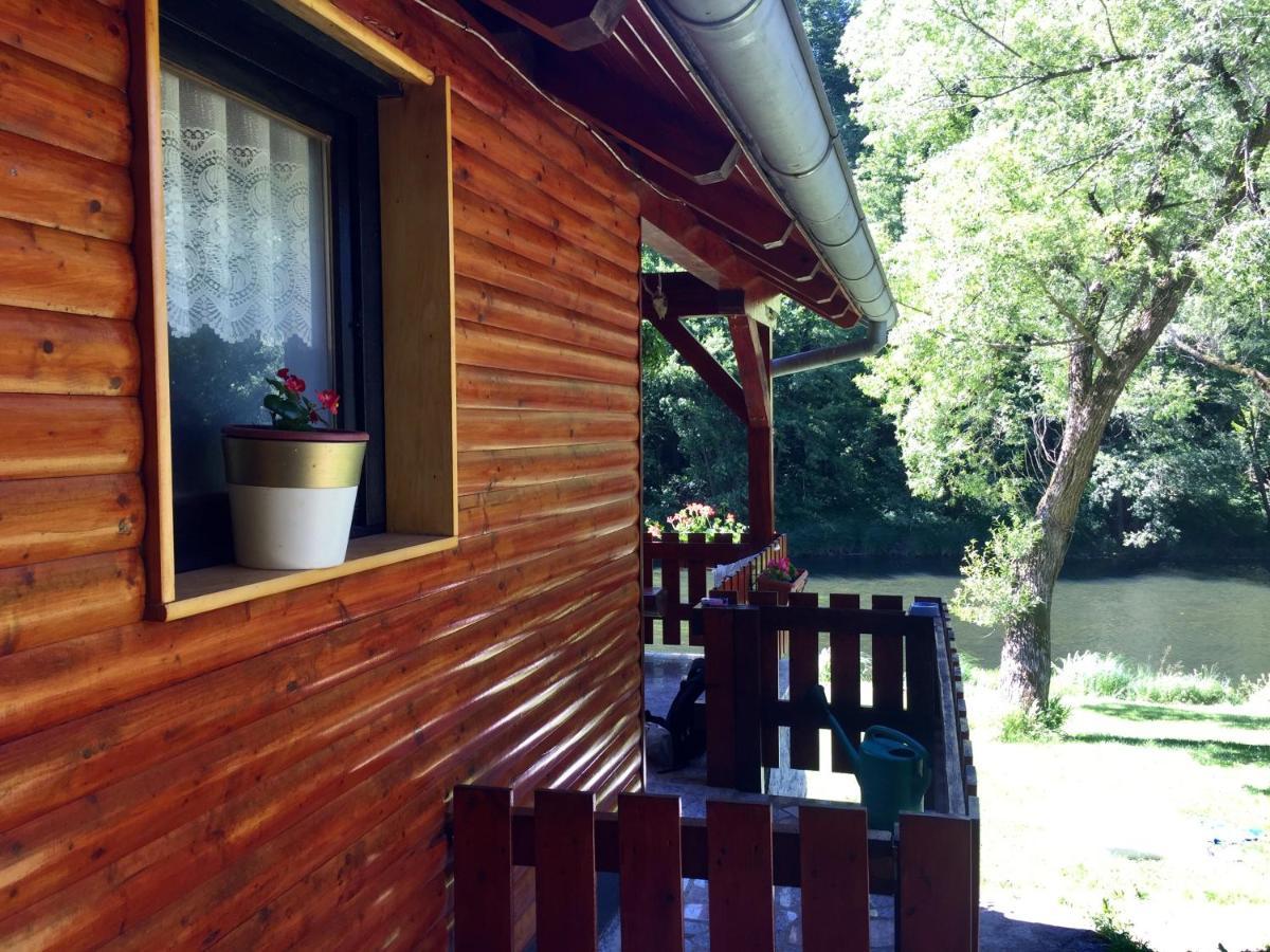 Holiday Home Radocaj Слуни Экстерьер фото