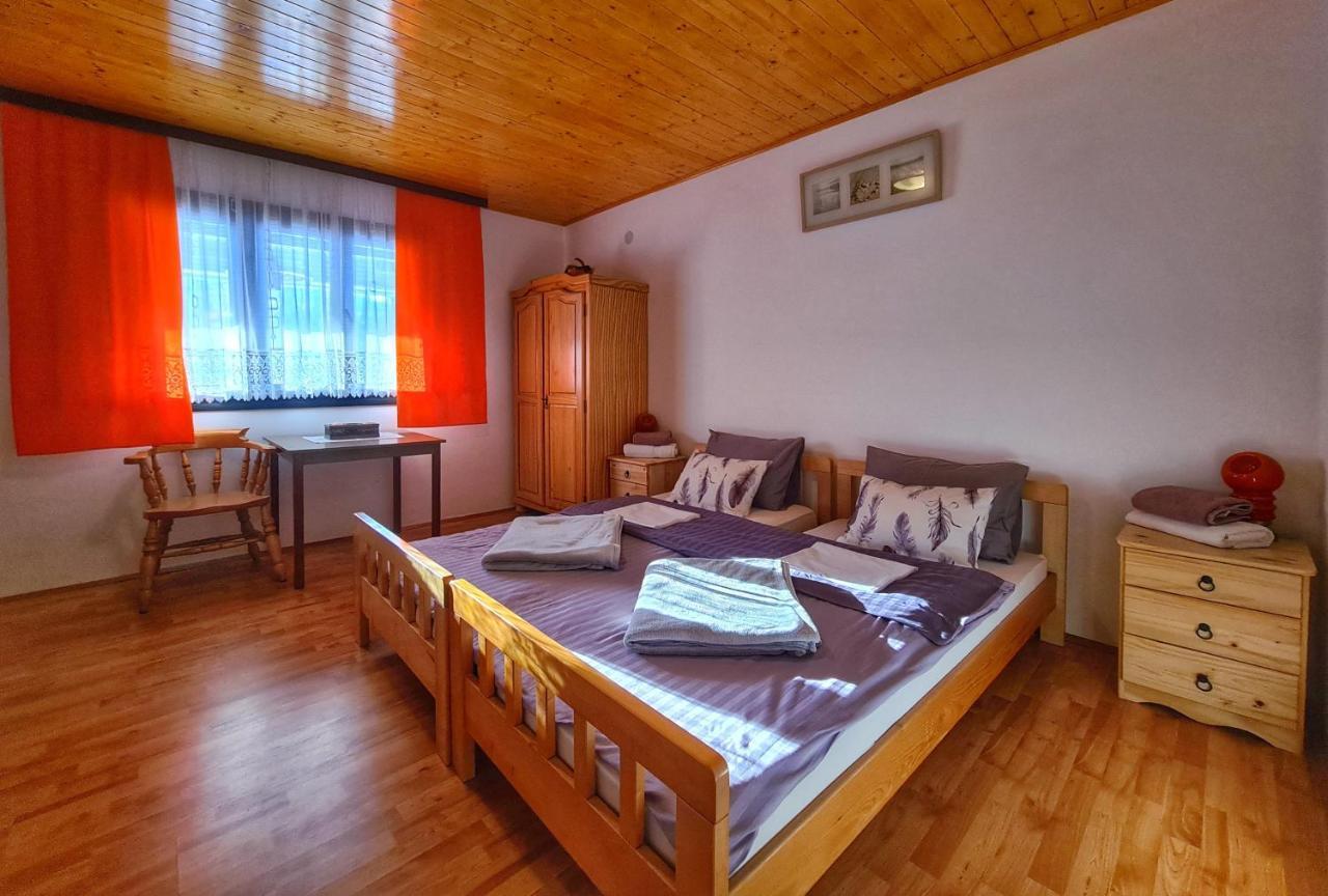 Holiday Home Radocaj Слуни Экстерьер фото