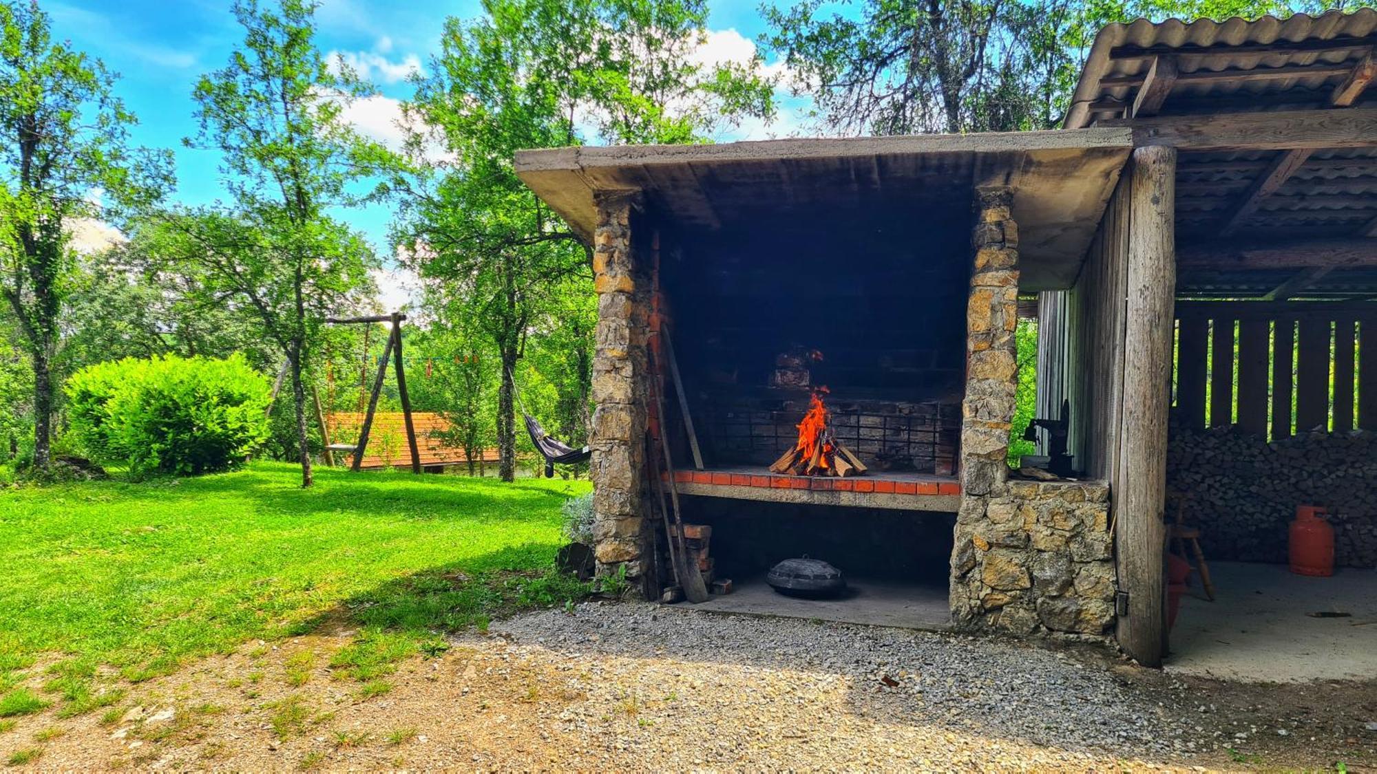 Holiday Home Radocaj Слуни Экстерьер фото