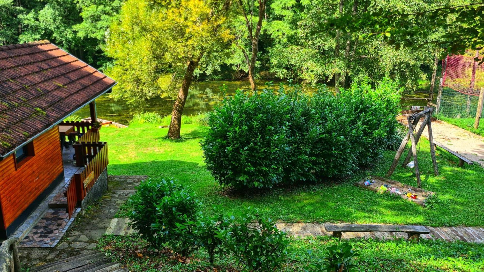 Holiday Home Radocaj Слуни Экстерьер фото