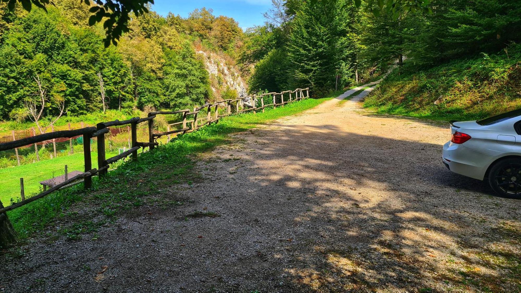 Holiday Home Radocaj Слуни Экстерьер фото