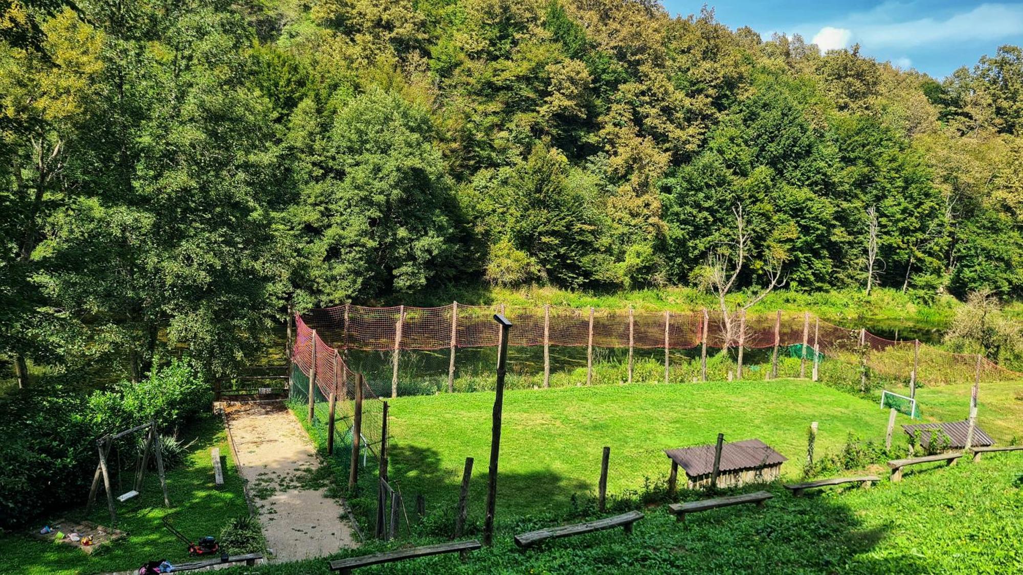 Holiday Home Radocaj Слуни Экстерьер фото