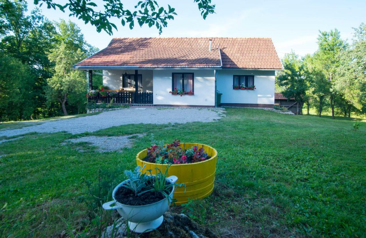Holiday Home Radocaj Слуни Экстерьер фото