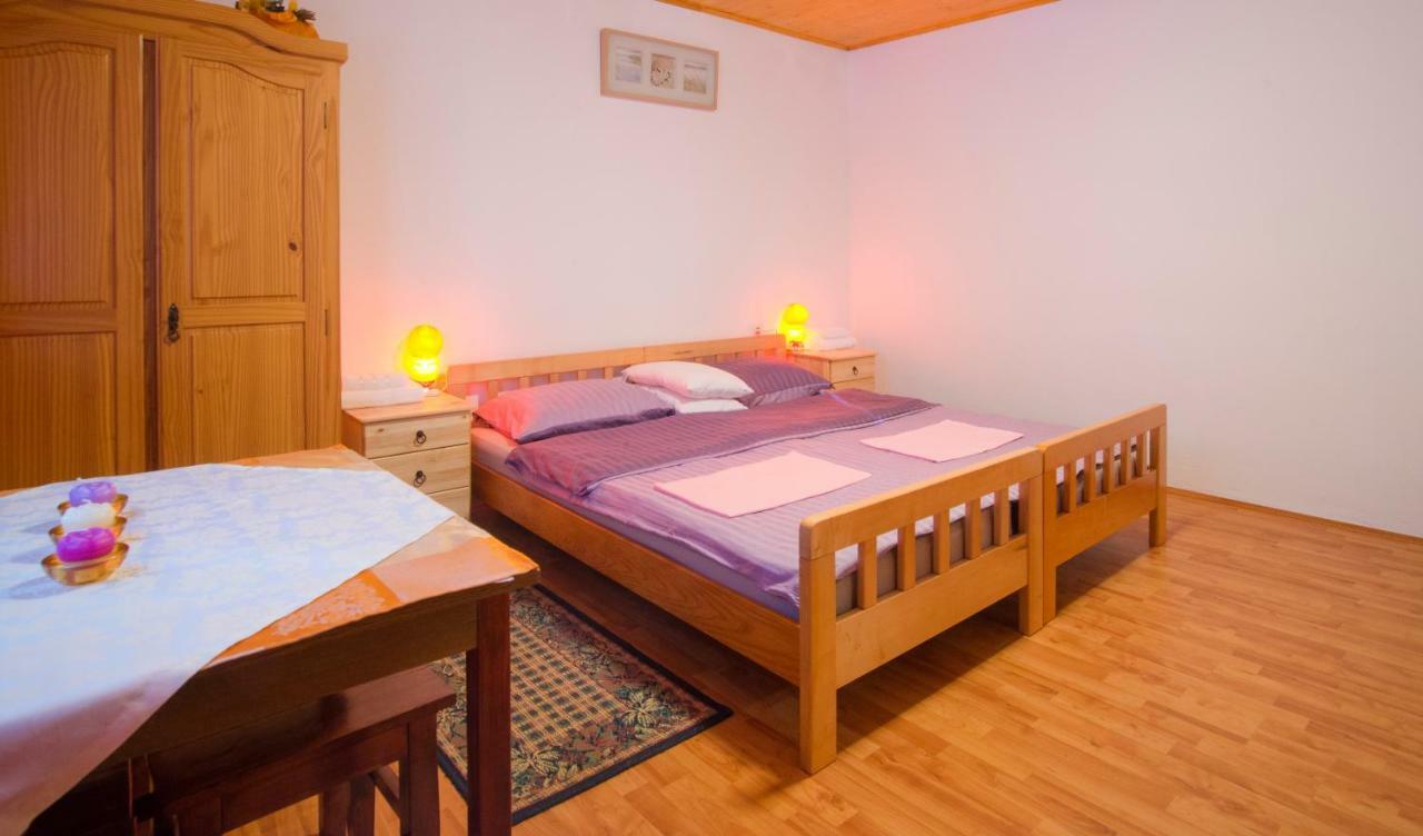 Holiday Home Radocaj Слуни Экстерьер фото
